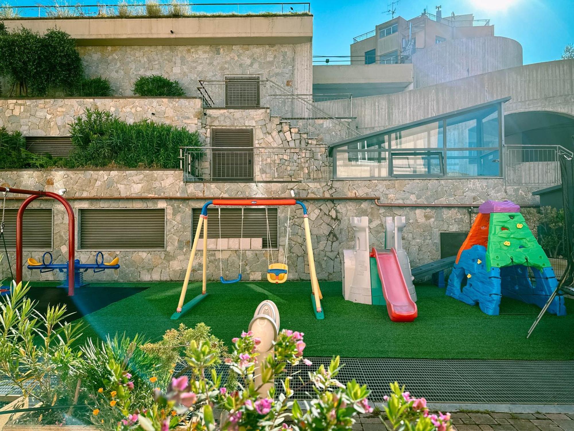 Hotel Bello By Ostello Bello Finale Ligure Exterior foto